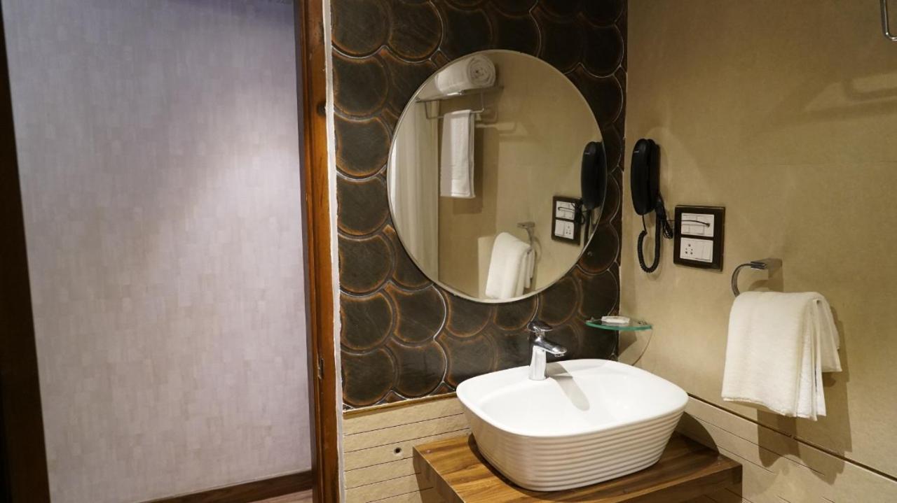 Hotel Sukh Mehal ジャランダール エクステリア 写真