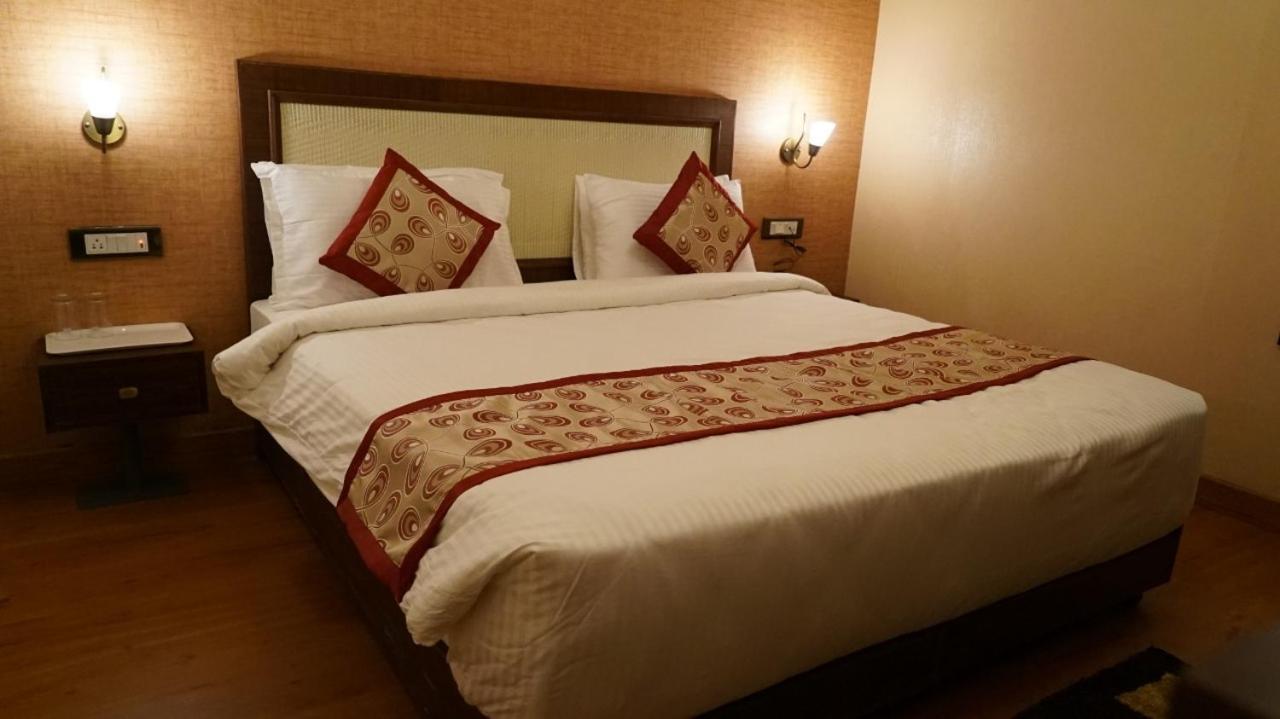 Hotel Sukh Mehal ジャランダール エクステリア 写真
